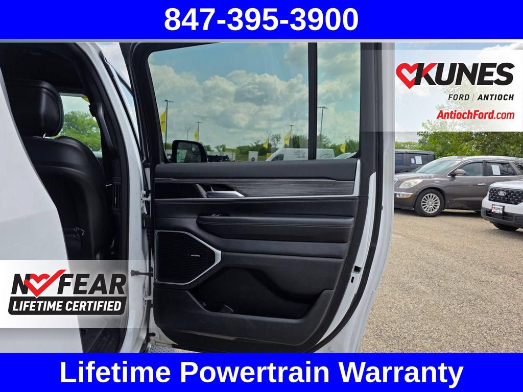 Used 2024 Jeep Wagoneer L Series II w/ Flexible Seating Group AWD/4WD image 35