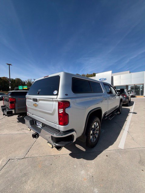 Used 2022 Chevrolet Silverado 2500 LT w/ Convenience Package AWD/4WD image 9