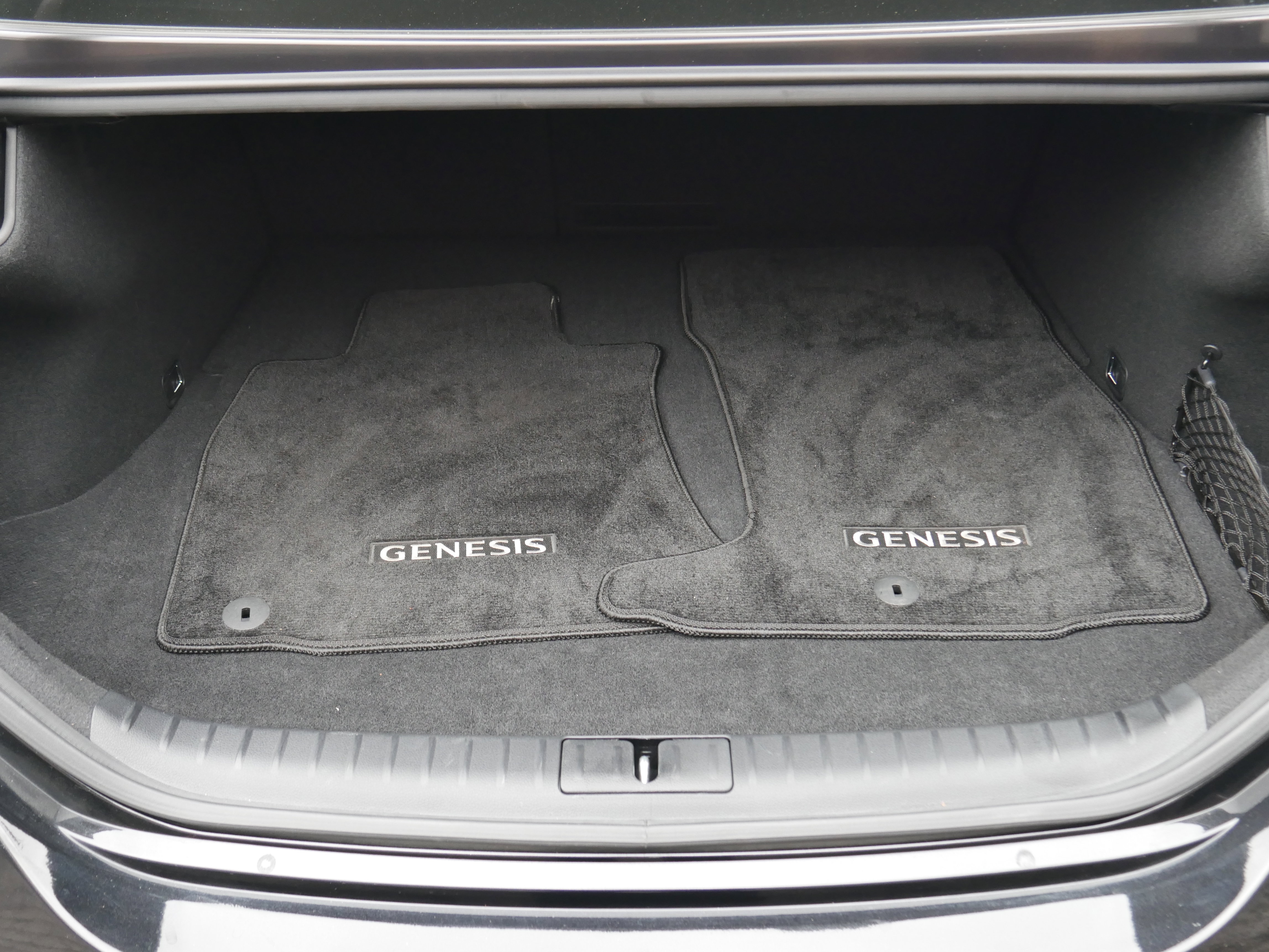 Used 2024 Genesis G70 2.5T w/ Sport Prestige Package image 9