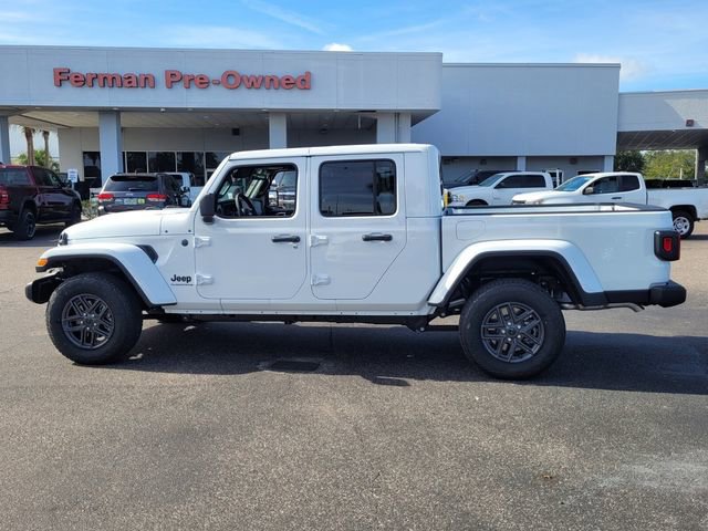 Used 2026 Jeep Gladiator Sport AWD/4WD image 4