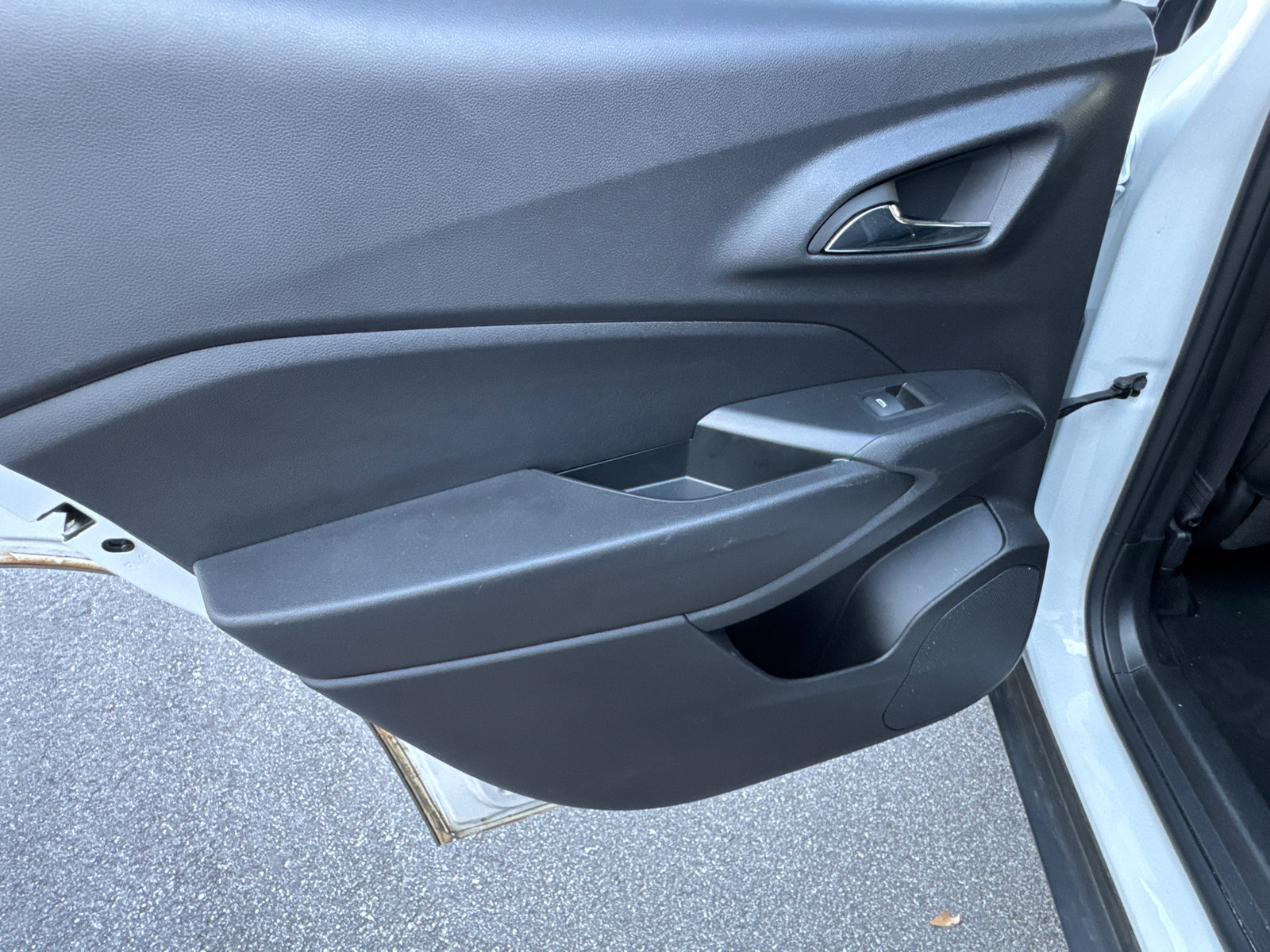 Used 2025 Chevrolet Trax LT FWD image 22