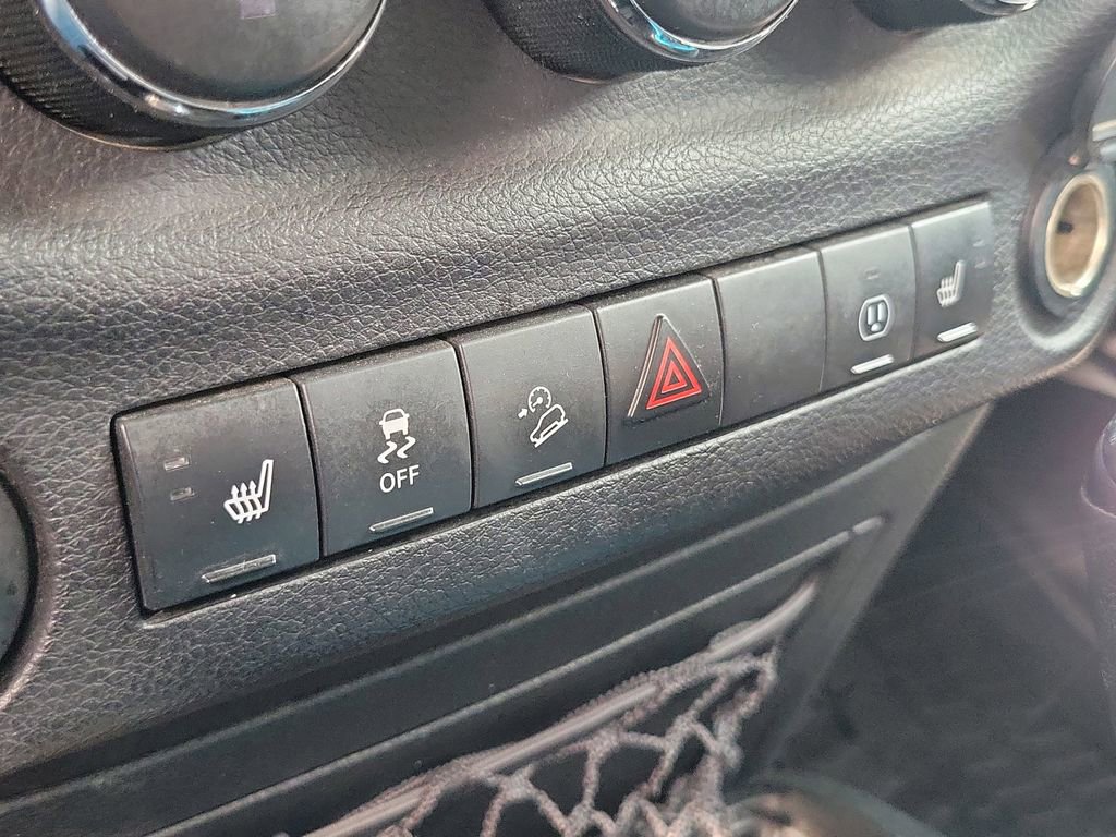 Used 2018 Jeep Wrangler Unlimited Sahara AWD/4WD image 18