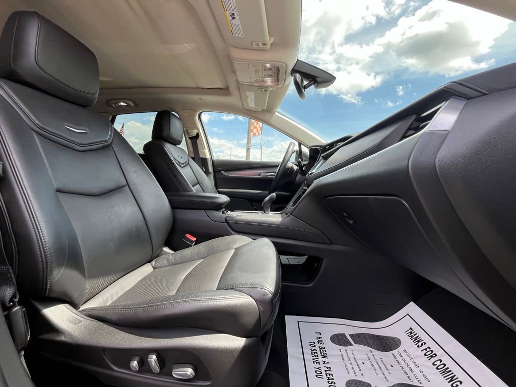 Used 2017 Cadillac XT5 Luxury FWD image 23