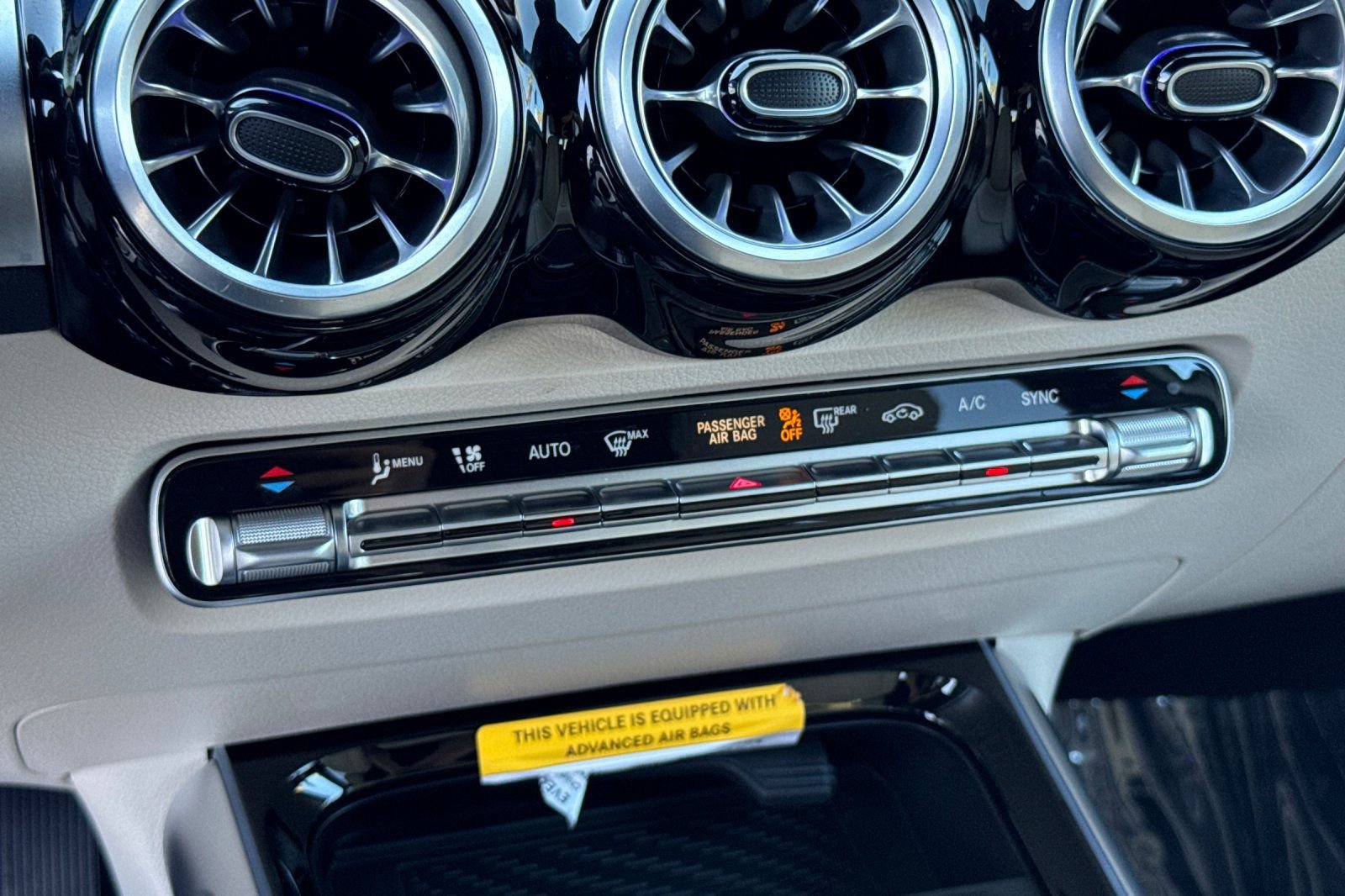 Certified 2025 Mercedes-Benz GLB 250 image 24