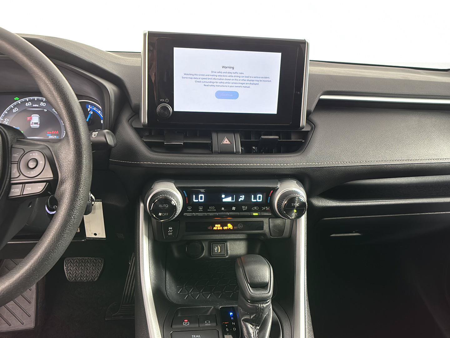 Used 2025 Toyota RAV4 LE AWD/4WD image 29