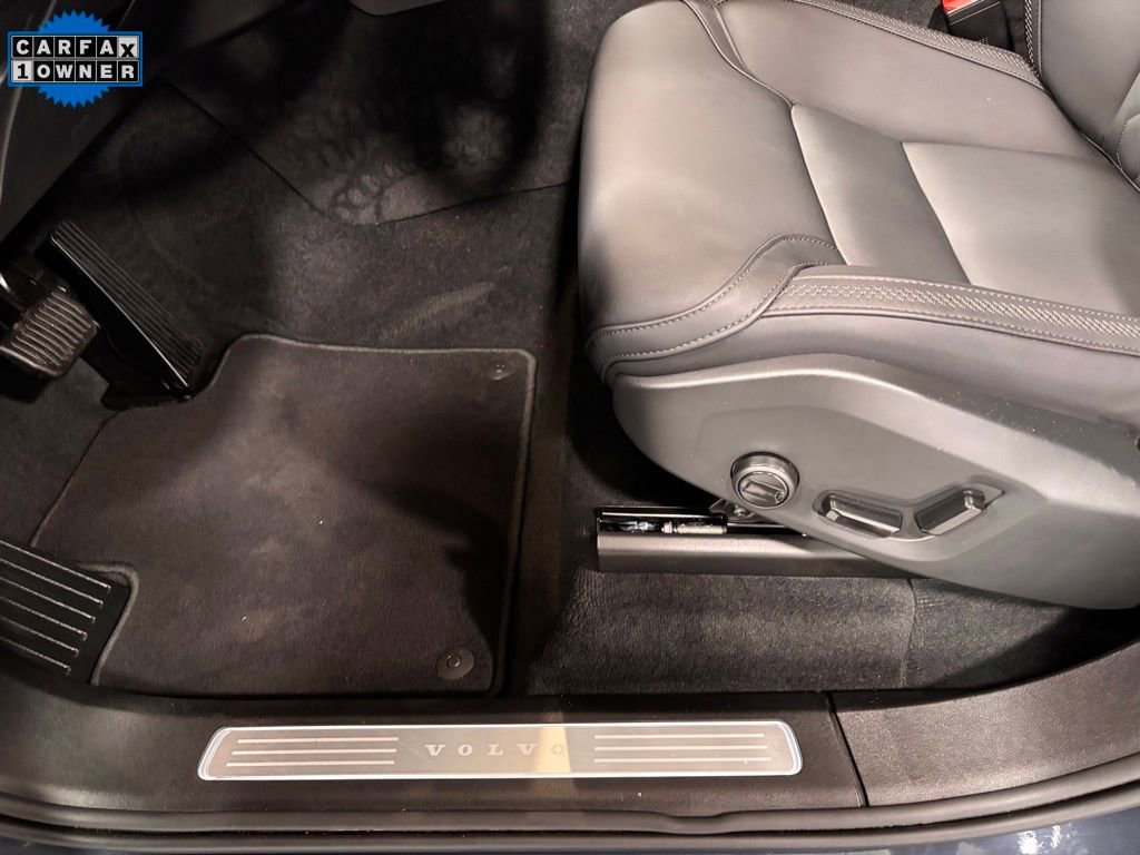 Certified 2025 Volvo XC90 B5 Plus image 11