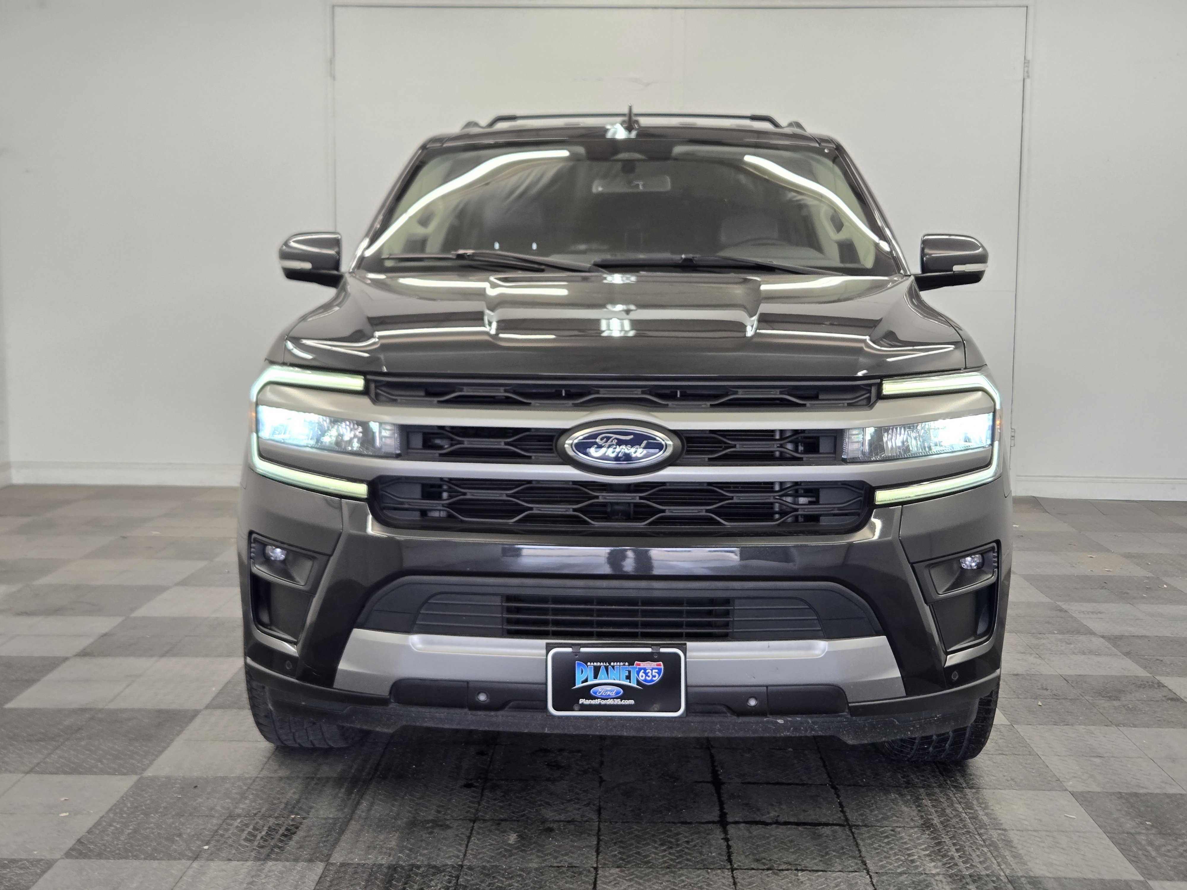Certified 2022 Ford Expedition XLT image 3