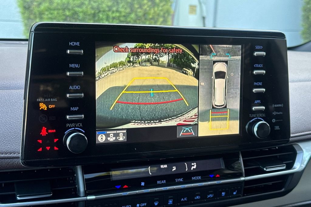 Certified 2023 Toyota Sienna Platinum image 19