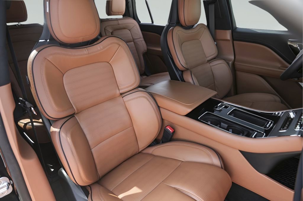 Used 2025 Lincoln Aviator Black Label image 35