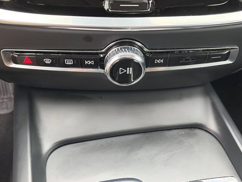 Used 2024 Volvo S60 B5 Core image 15