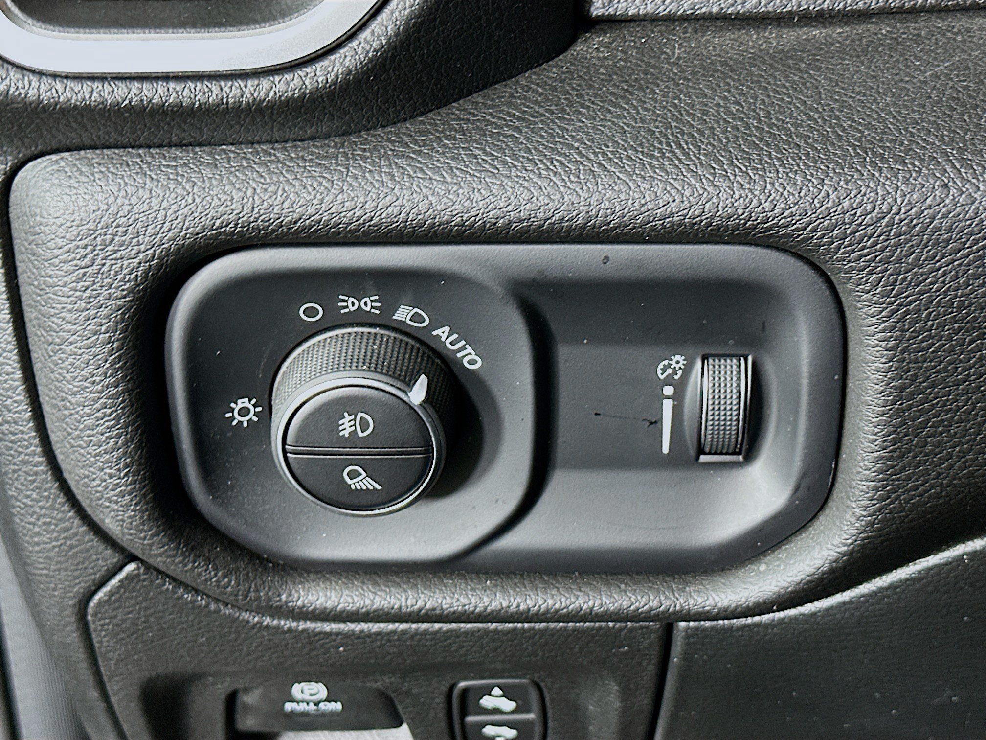 Used 2024 RAM 1500 Big Horn AWD/4WD image 16