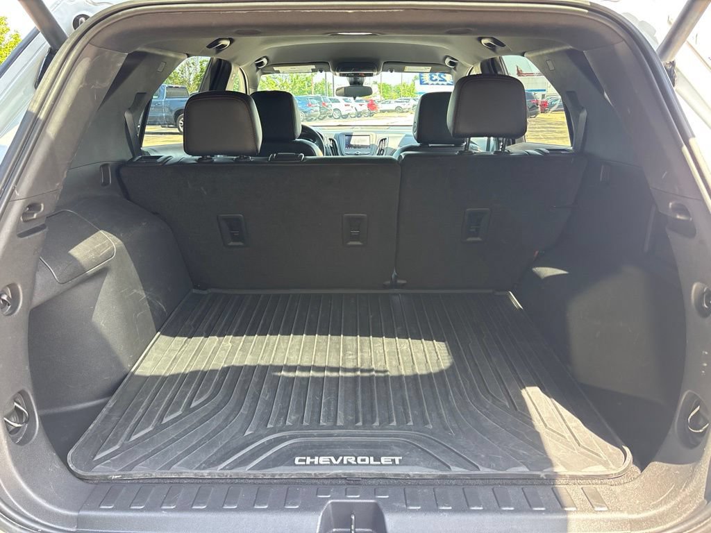Used 2023 Chevrolet Equinox RS w/ LPO, Floor Liner Package FWD image 24