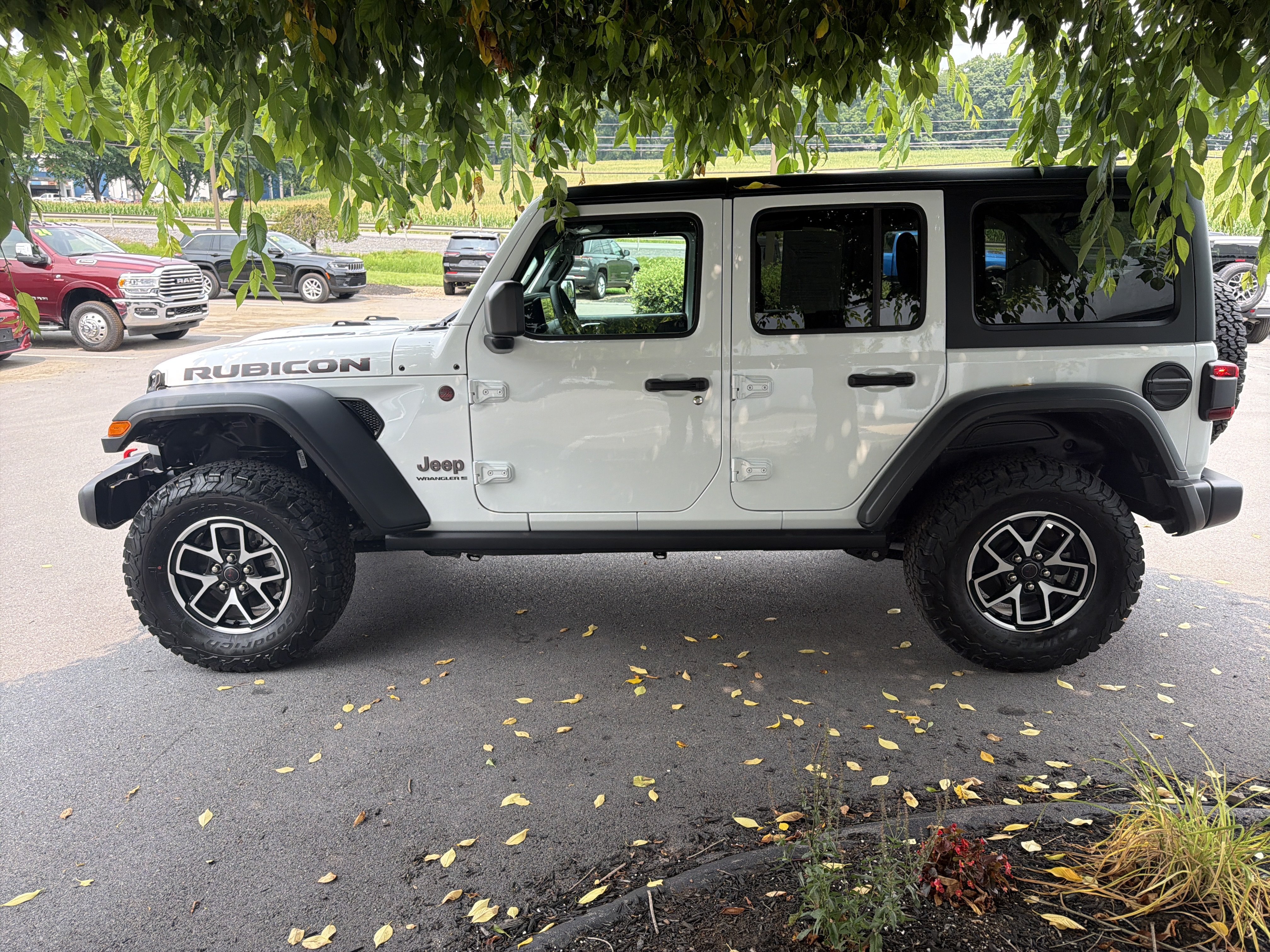 Used 2026 Jeep Wrangler Unlimited Rubicon AWD/4WD image 9
