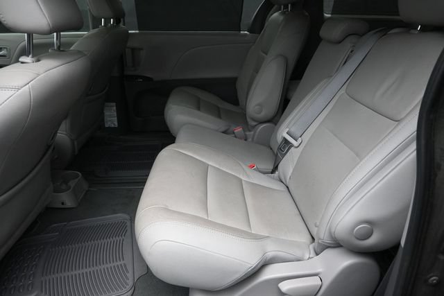 Used 2020 Toyota Sienna XLE FWD image 10