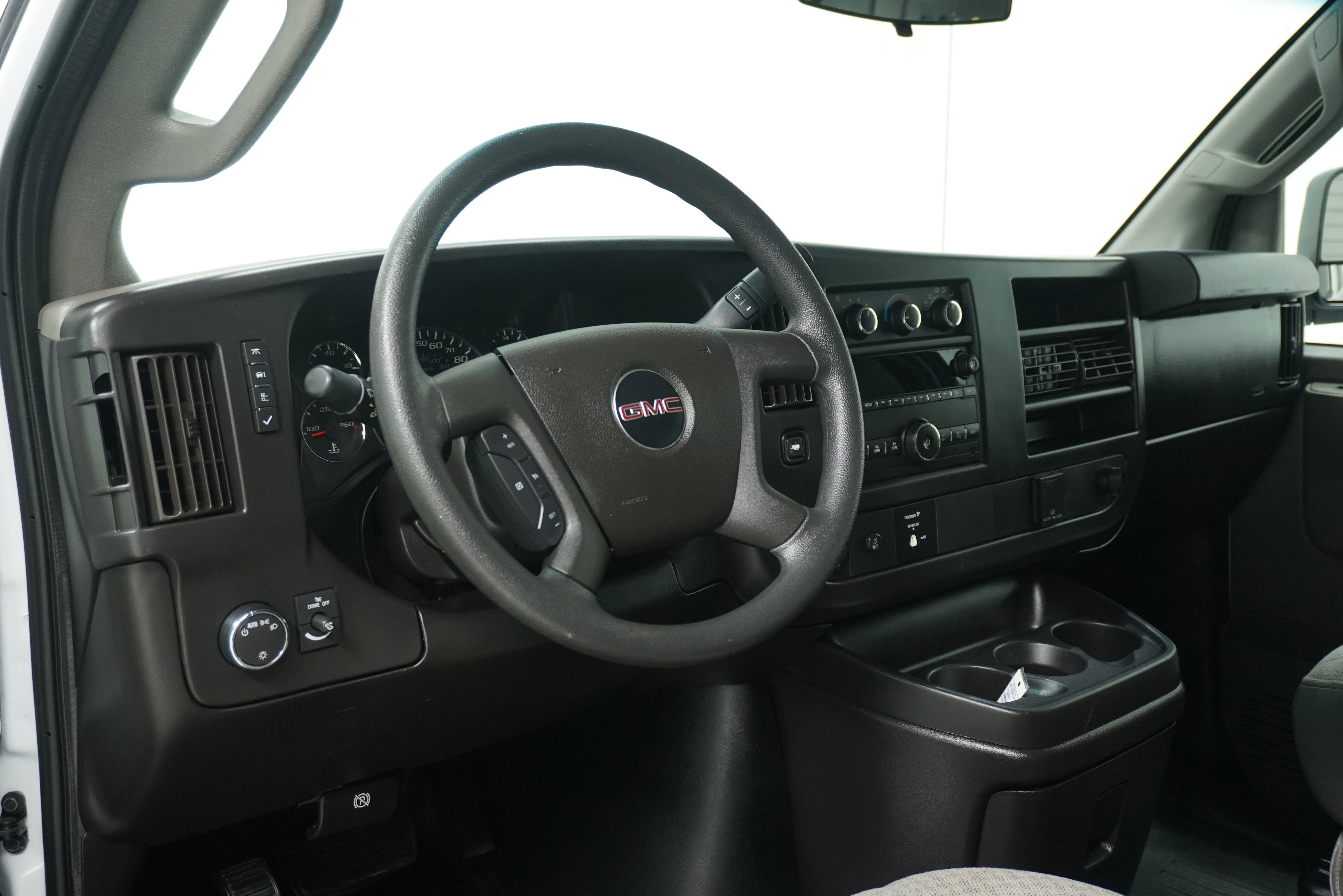 Used 2017 GMC Savana 2500 image 8