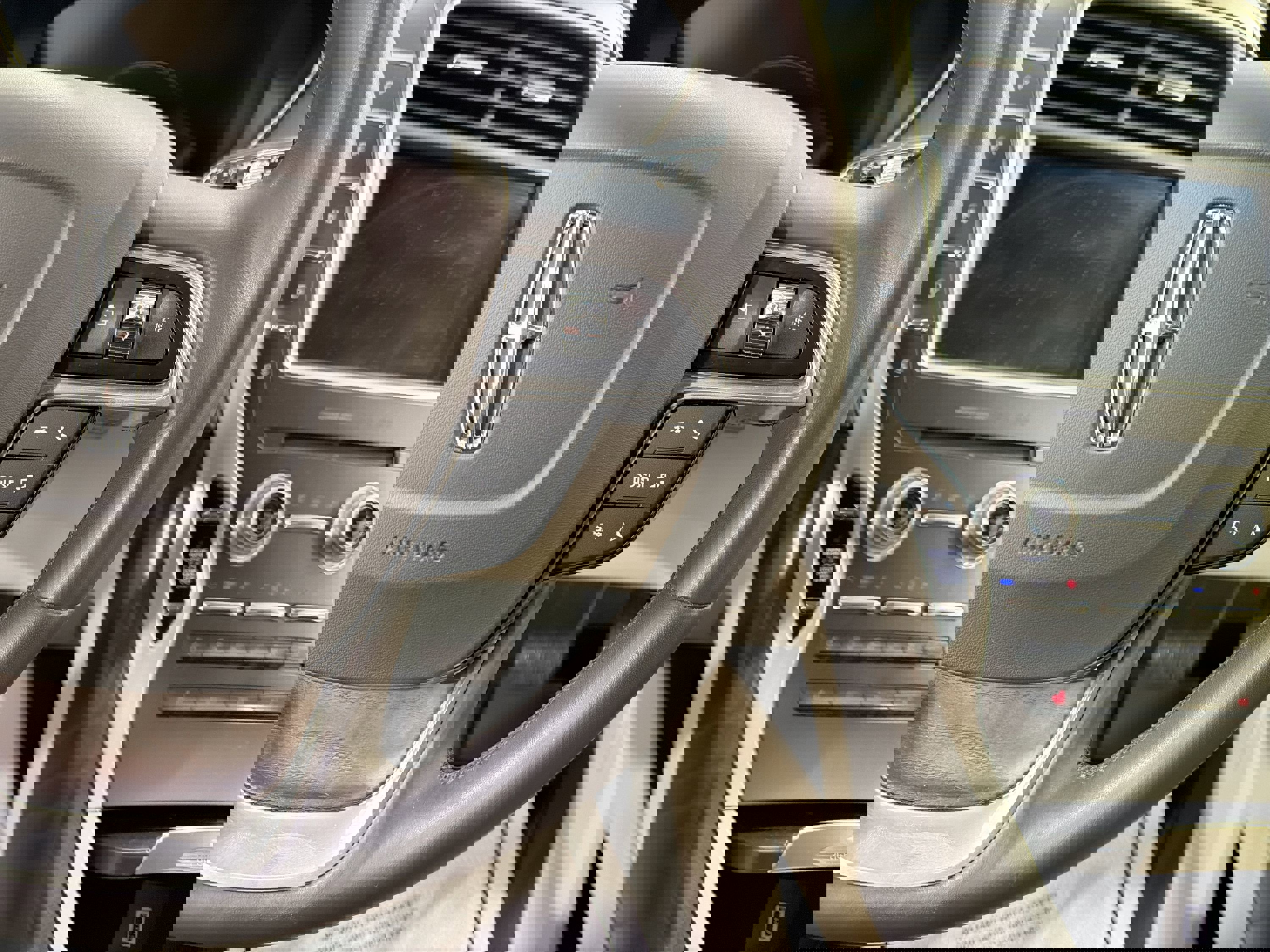 Used 2019 Lincoln Nautilus Select w/ Cargo Utility Package image 15