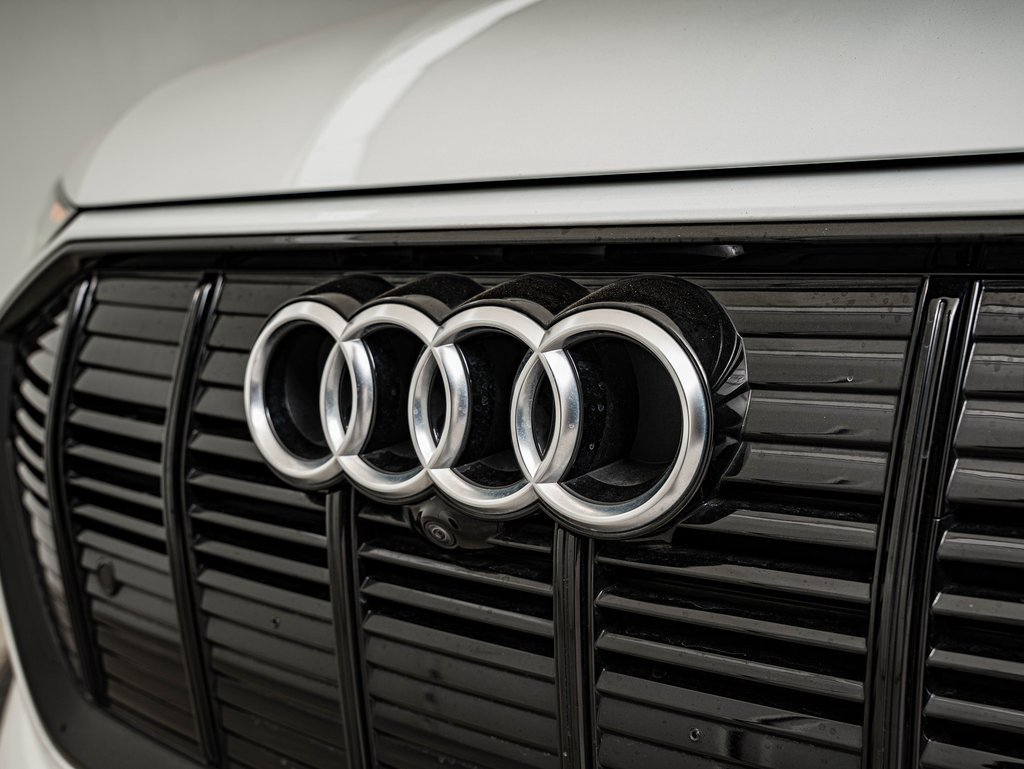 Used 2021 Audi e-tron Premium Plus w/ Premium Plus Package image 3