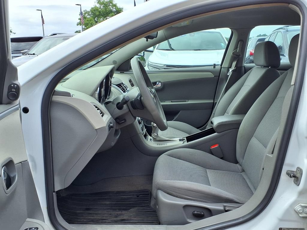 Used 2009 Chevrolet Malibu LT w/ Power Convenience Package FWD image 12