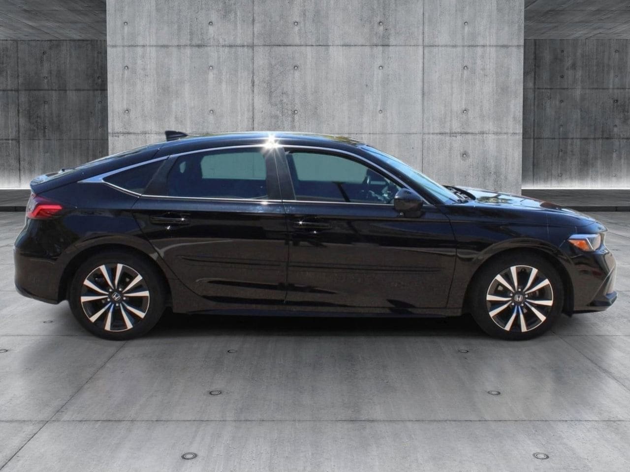 Used 2024 Honda Civic EX-L image 6