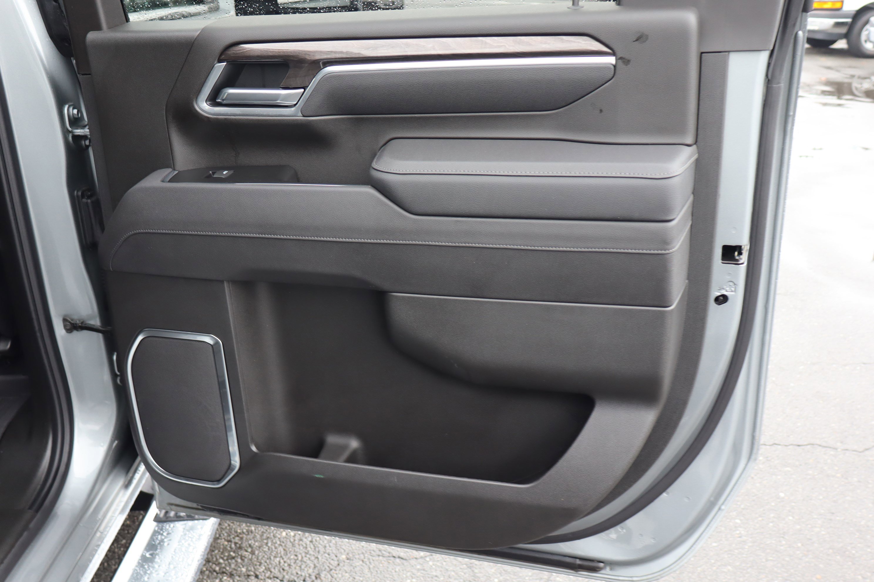 Used 2025 Chevrolet Silverado 2500 LTZ w/ LTZ Plus Package image 34