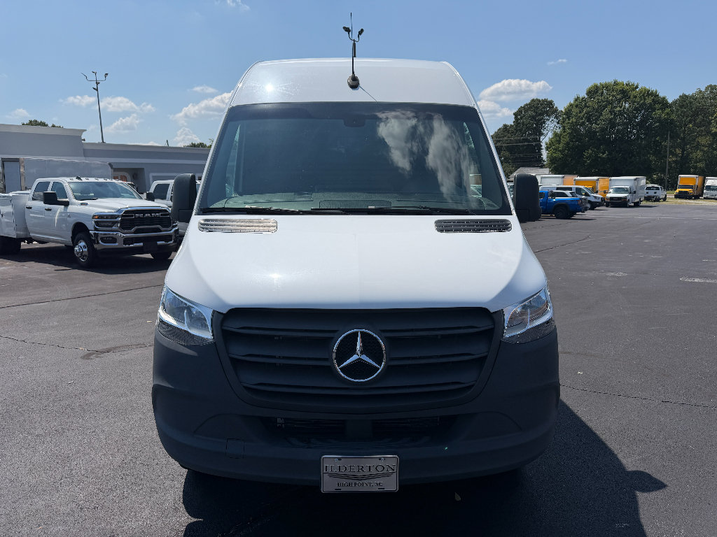 Used 2024 Mercedes-Benz Sprinter 2500 image 5