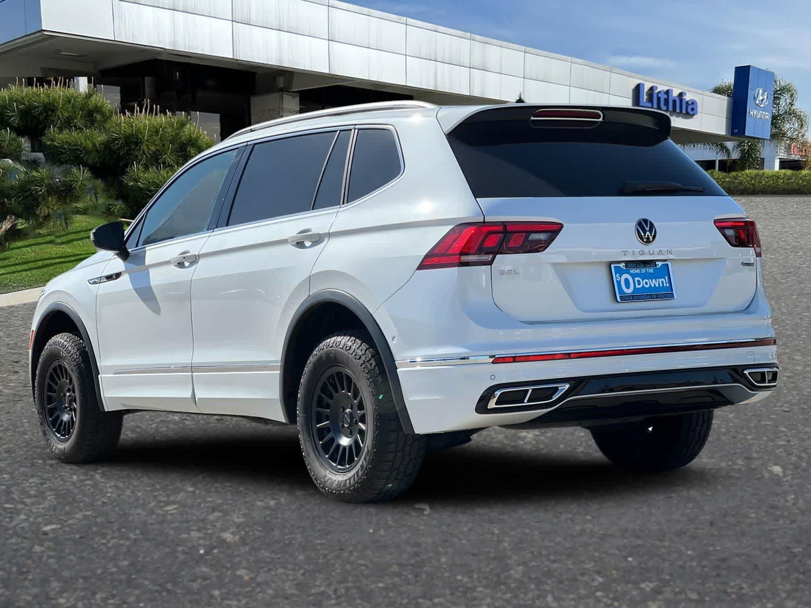 Used 2024 Volkswagen Tiguan SEL R-Line AWD/4WD image 7