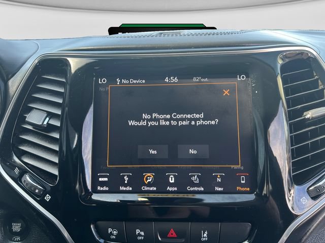 Used 2019 Jeep Cherokee Overland w/ Technology Group AWD/4WD image 37