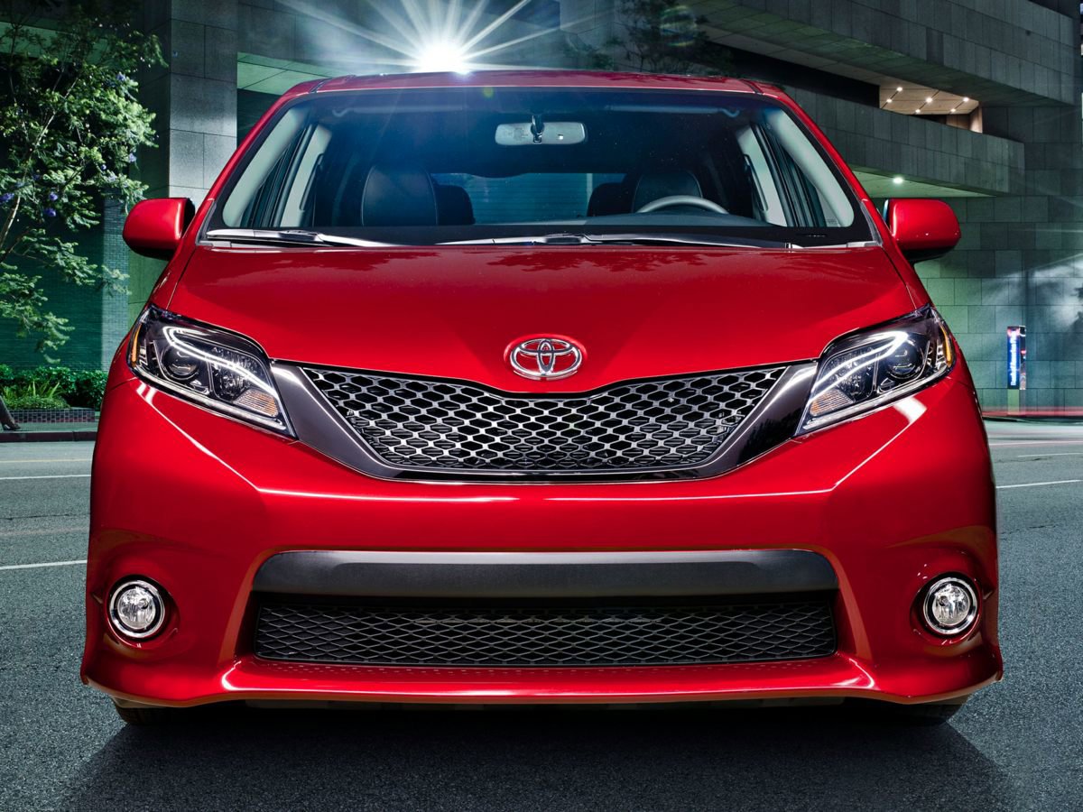 Used 2015 Toyota Sienna SE