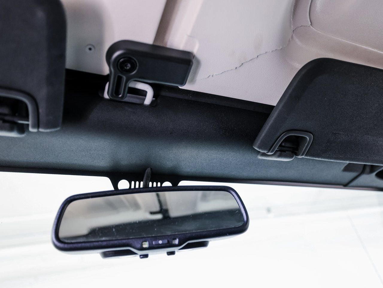 Used 2017 Jeep Wrangler Unlimited Rubicon w/ Connectivity Group image 19