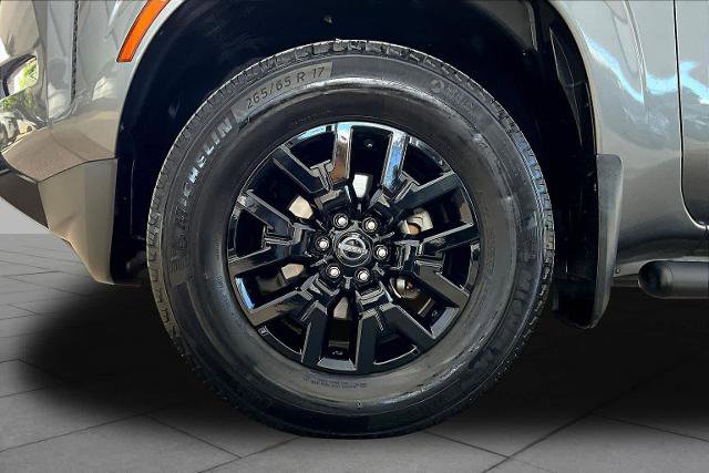 Certified 2023 Nissan Frontier SV w/ Midnight Edition Package RWD image 11