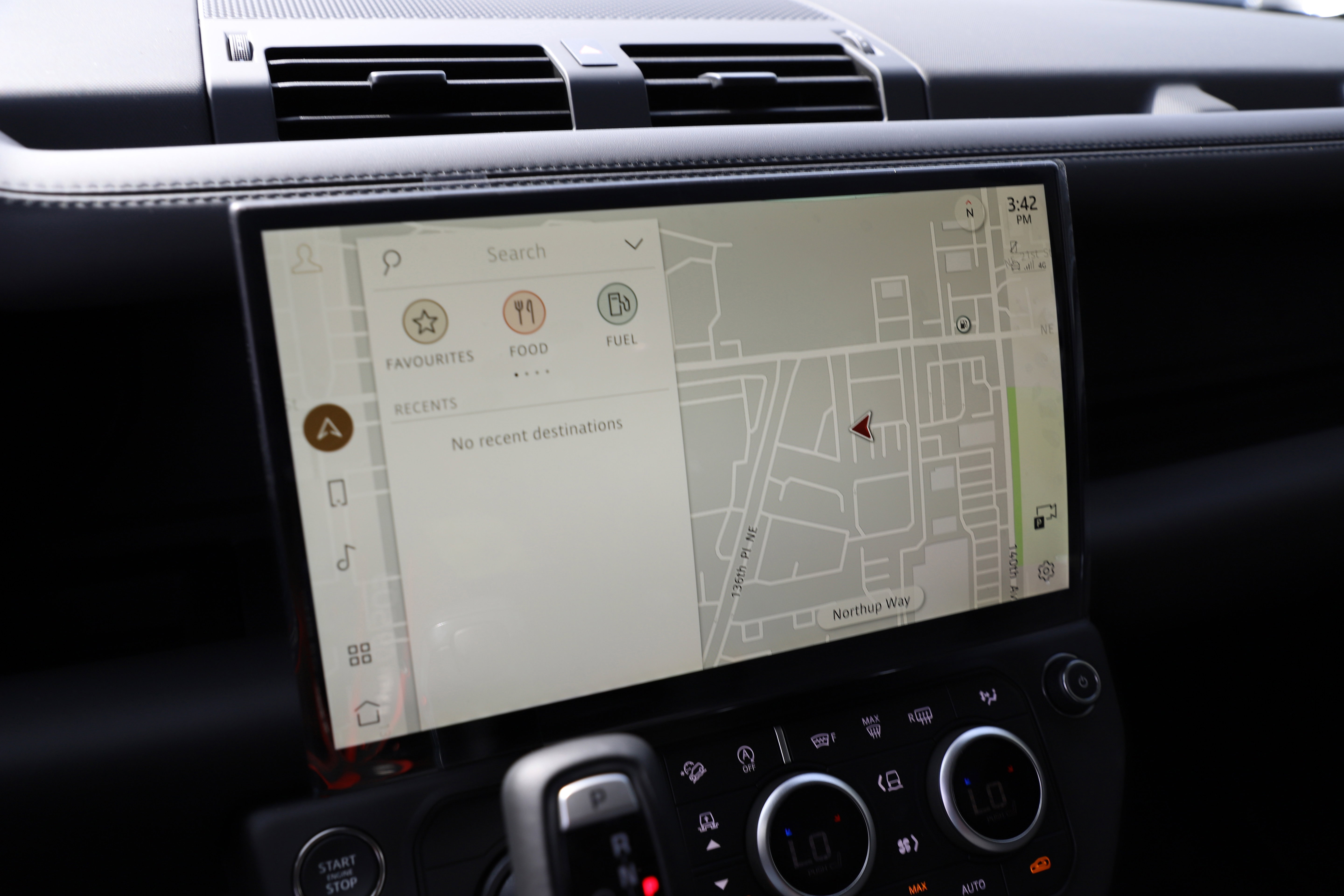 New 2026 Land Rover Defender 110 X-Dynamic SE image 20