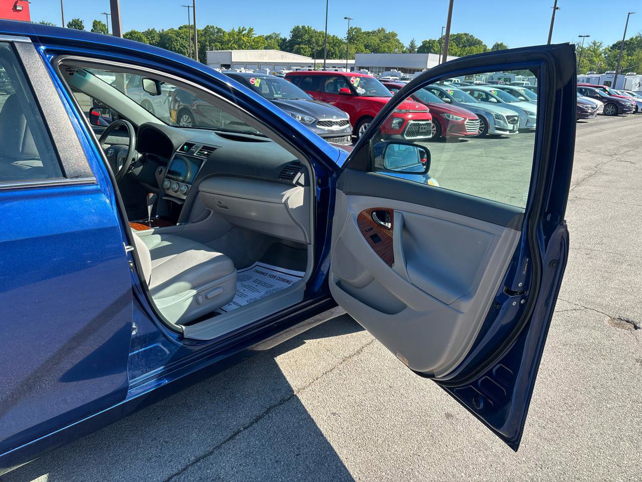 Used 2009 Toyota Camry XLE FWD image 9