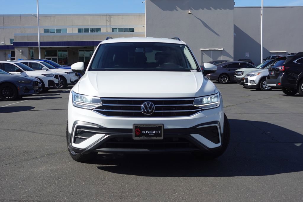 Used 2022 Volkswagen Tiguan S image 2
