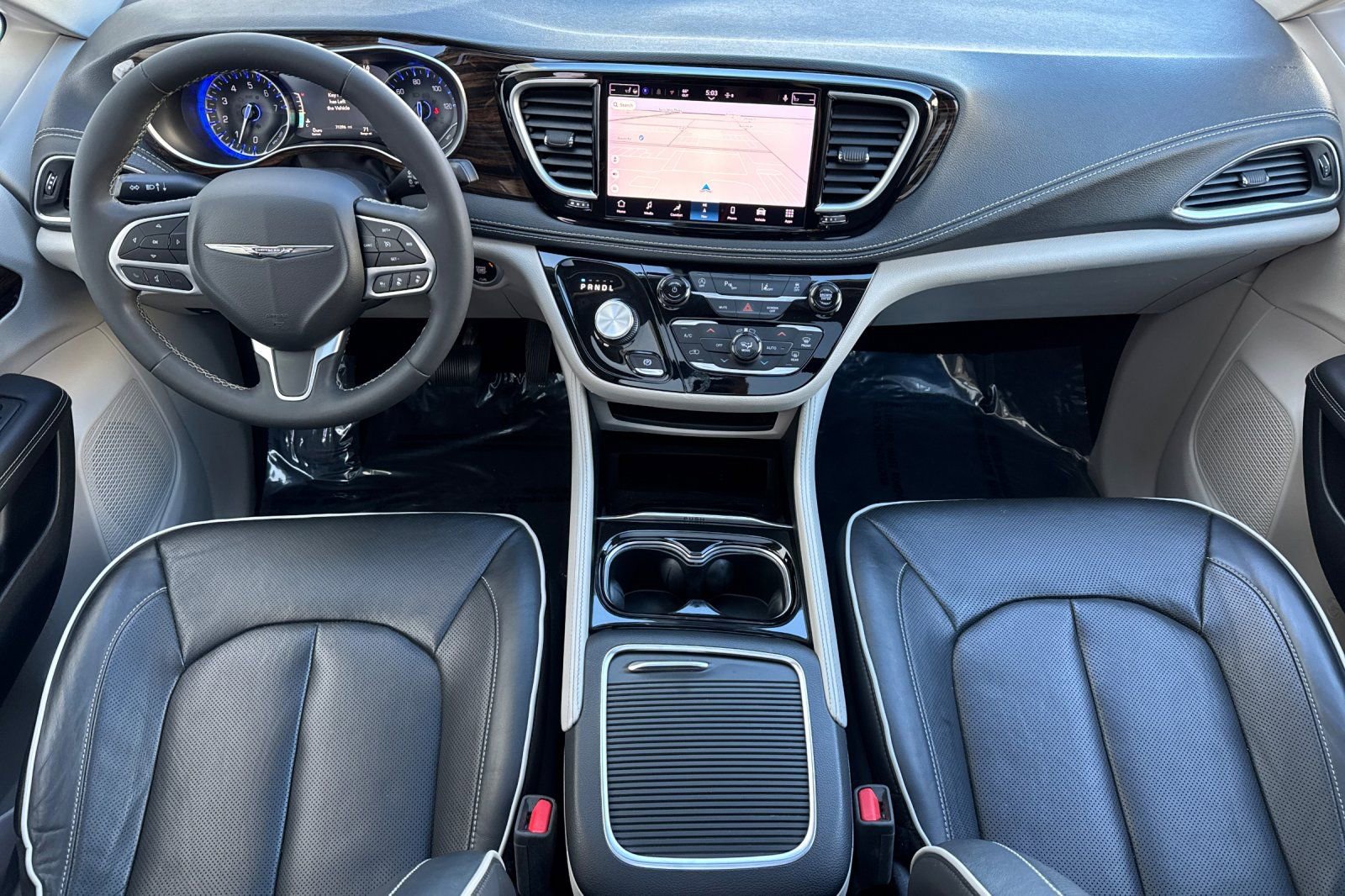 Used 2023 Chrysler Pacifica Limited FWD image 14