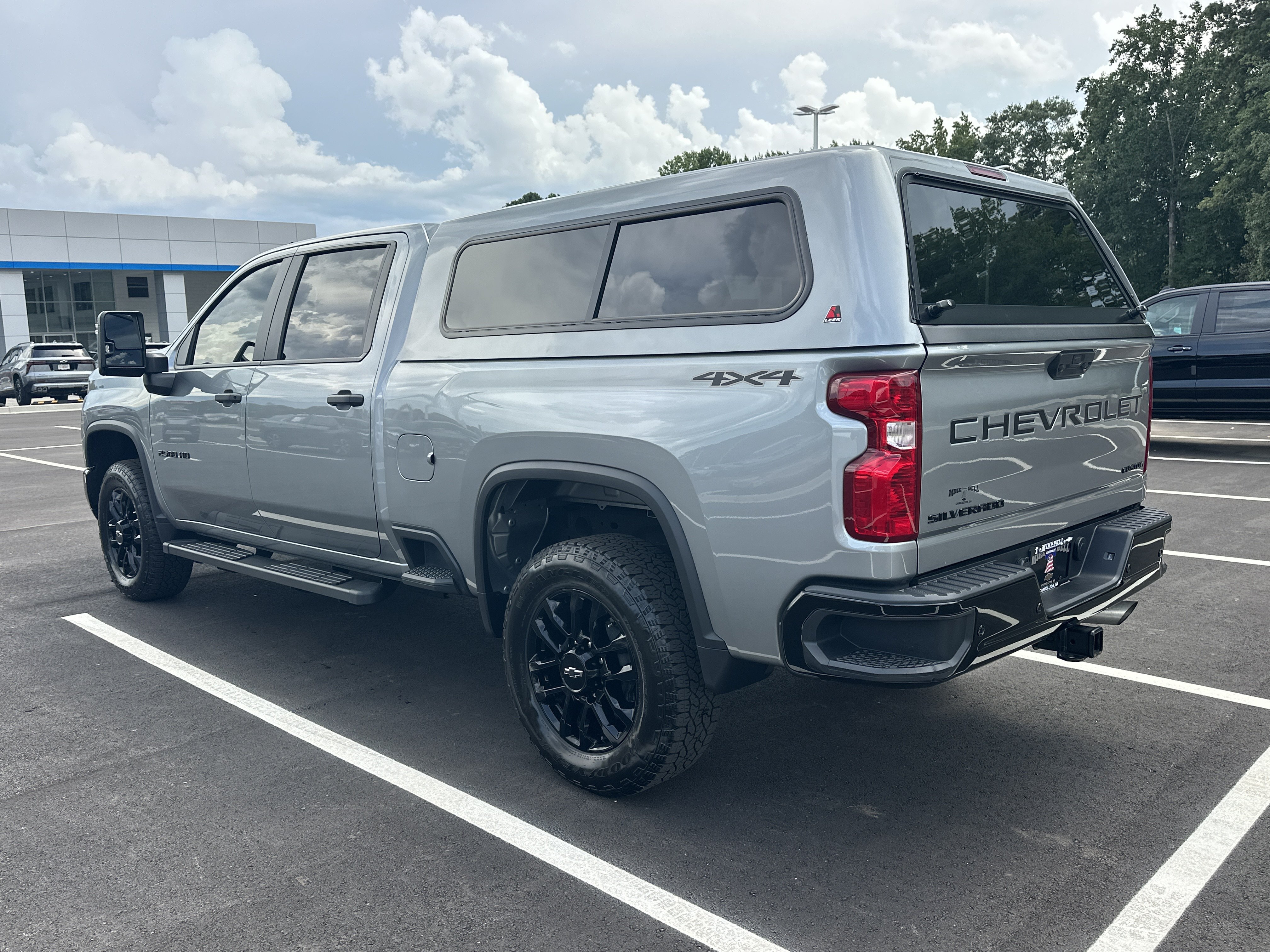 Used 2025 Chevrolet Silverado 2500 Custom w/ Custom Value Package AWD/4WD image 6
