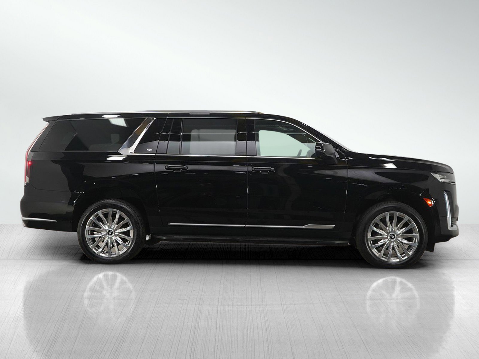 Used 2024 Cadillac Escalade ESV Premium Luxury image 6