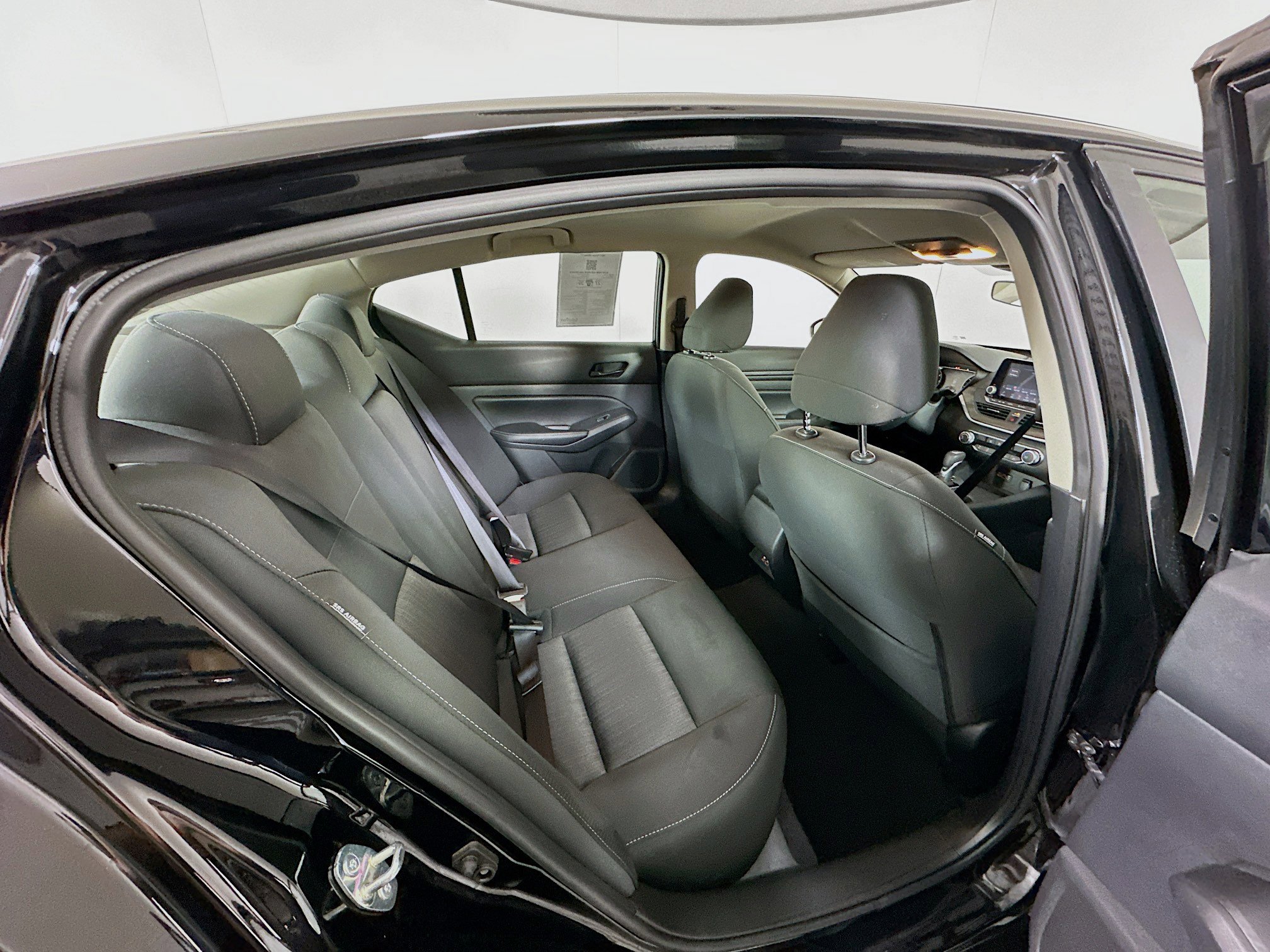 Used 2025 Nissan Altima 2.5 SV FWD image 28