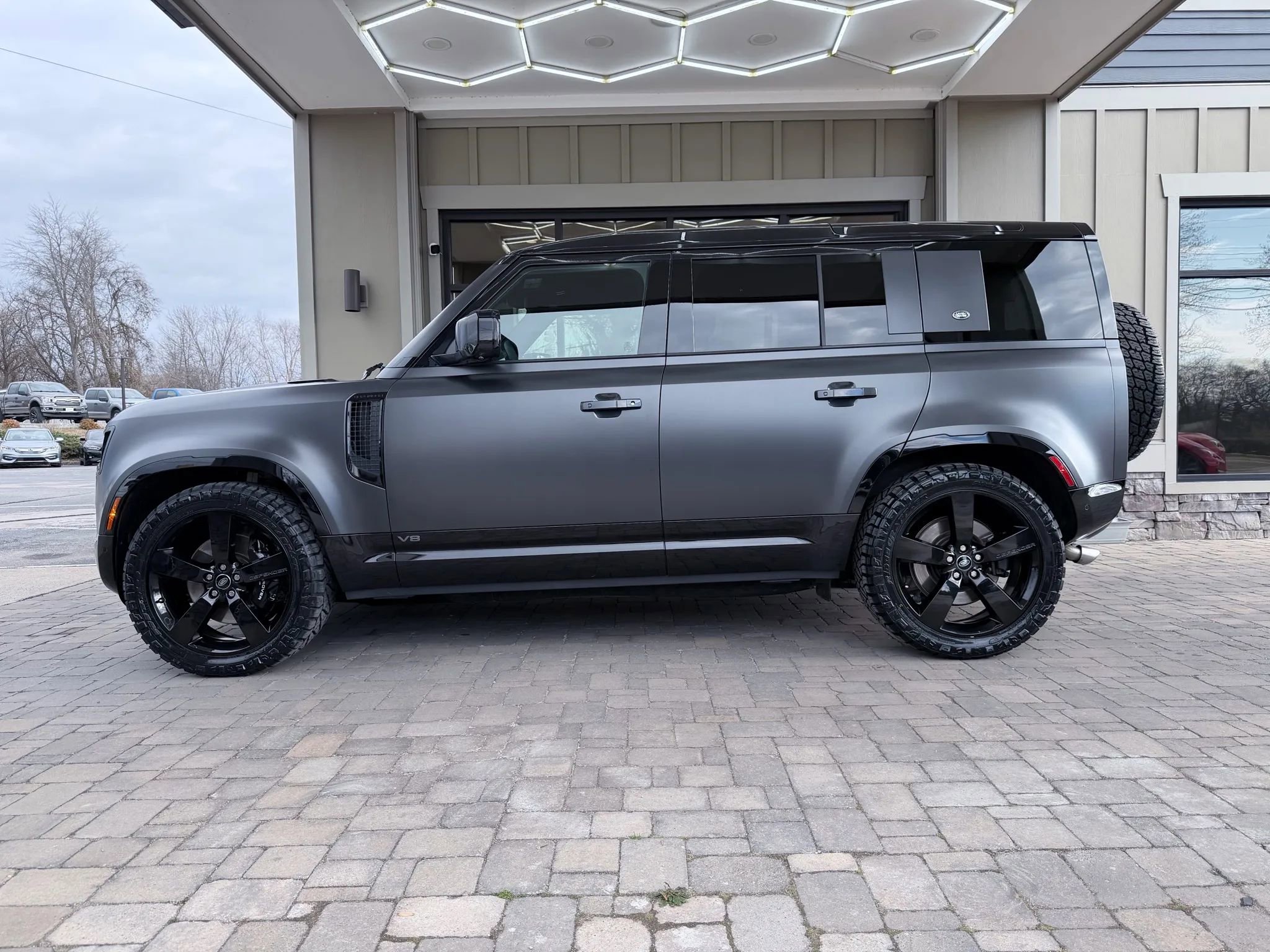 Used 2023 Land Rover Defender 110 V8 image 73