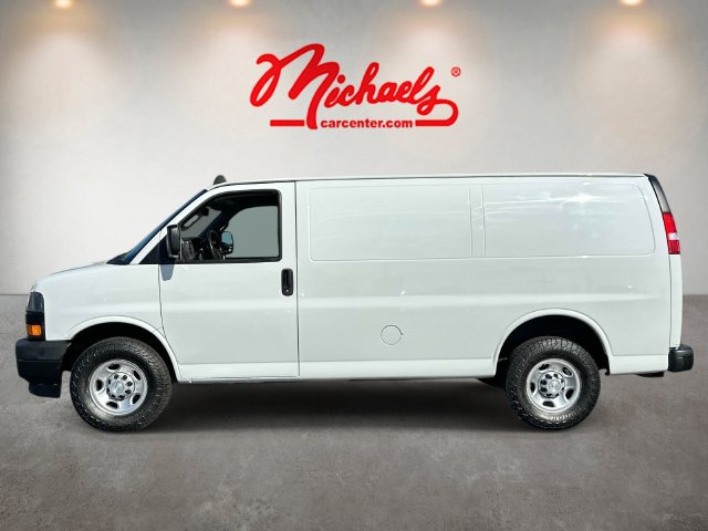 Used 2018 Chevrolet Express 2500 w/ Driver Convenience Package RWD image 5