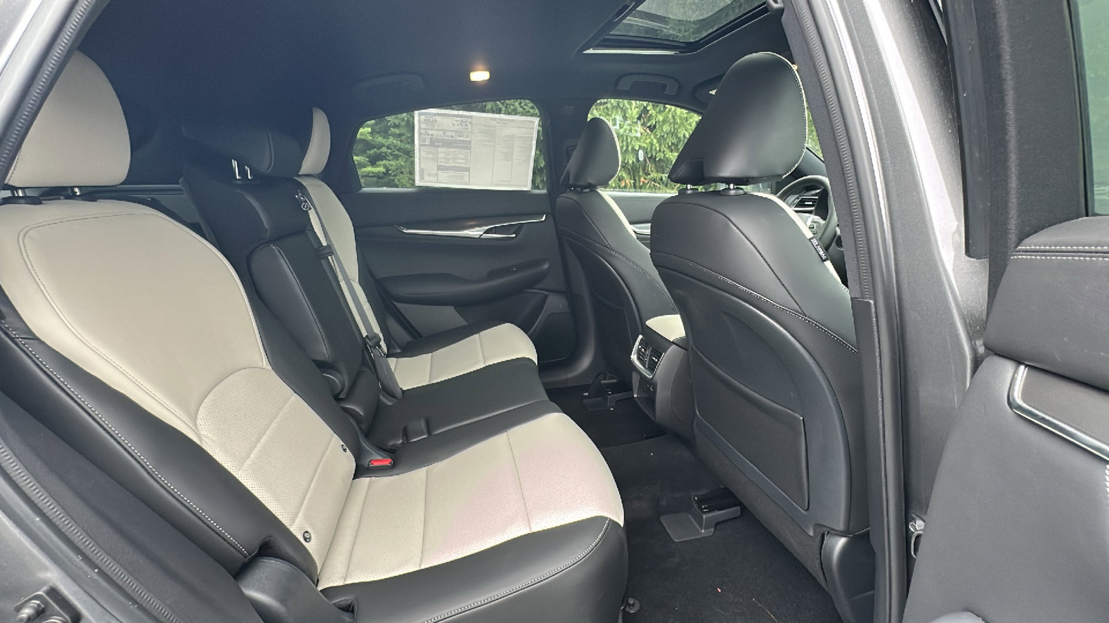 New 2025 INFINITI QX55 Luxe w/ Accent Package image 10