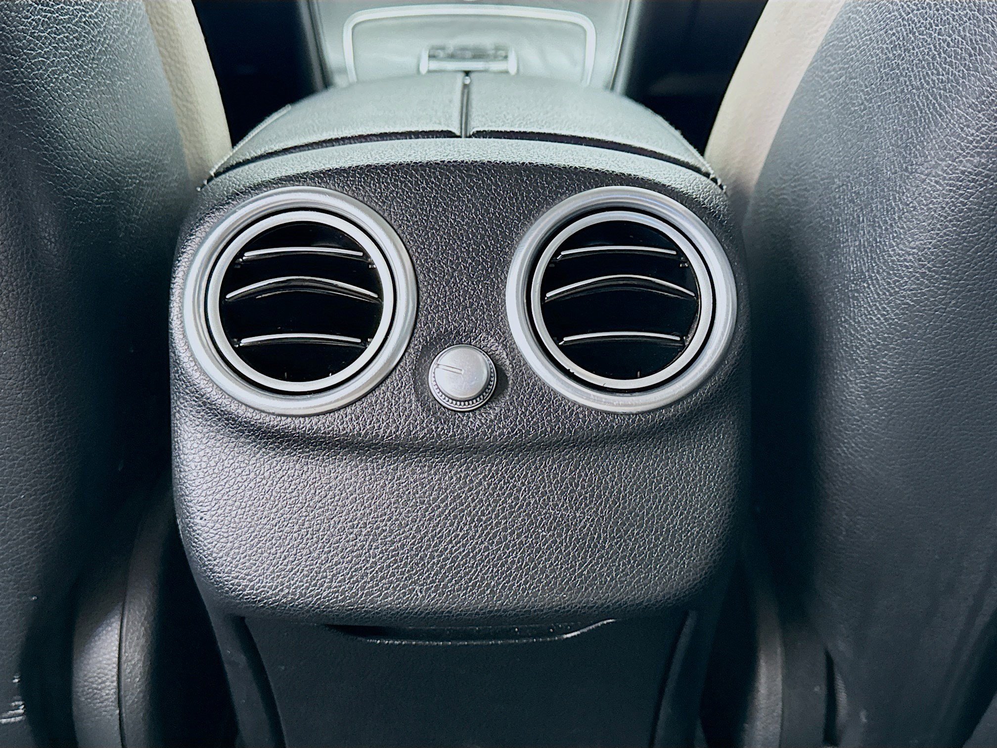 Used 2015 Mercedes-Benz C 300 Sedan image 16