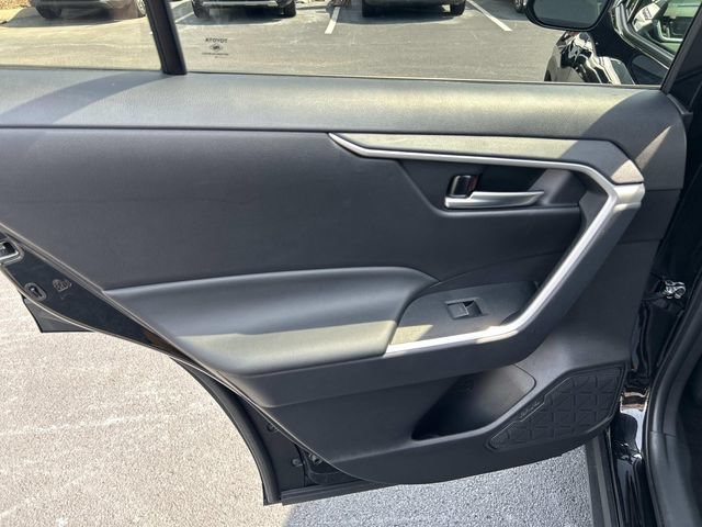 Used 2025 Toyota RAV4 XLE AWD/4WD image 19