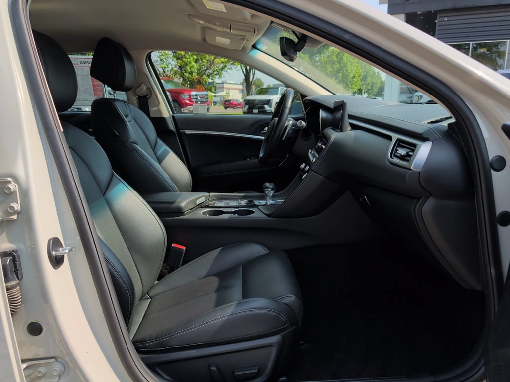 Used 2025 Genesis G70 2.5T AWD/4WD image 37