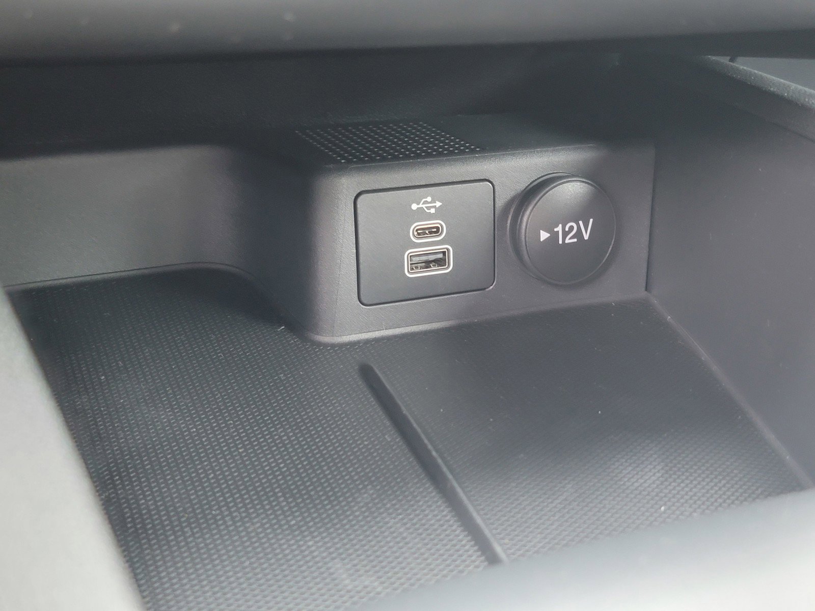 New 2025 Ford Escape ST-Line w/ Equipment Group 301A image 22