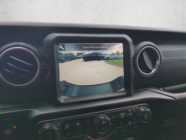 Used 2020 Jeep Gladiator Overland AWD/4WD image 12
