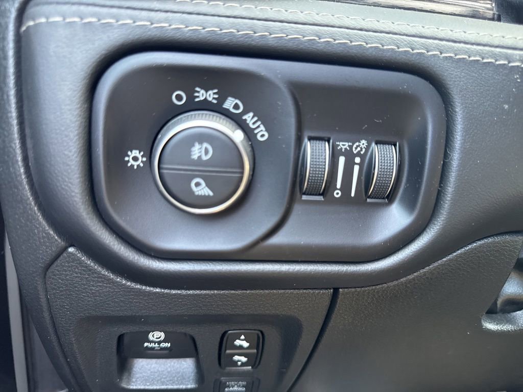 Used 2025 RAM 1500 Limited AWD/4WD image 28