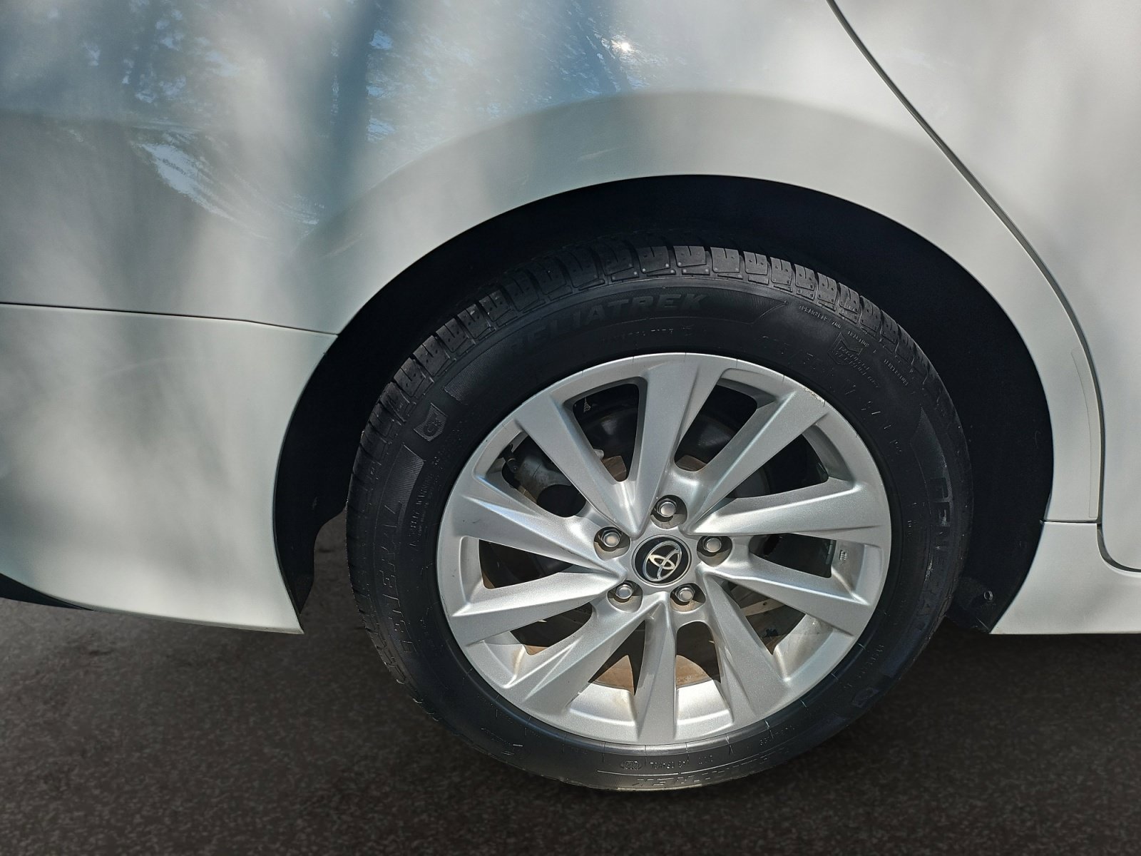 Used 2024 Toyota Camry LE FWD image 43