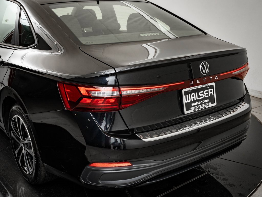 Used 2025 Volkswagen Jetta Sport image 18