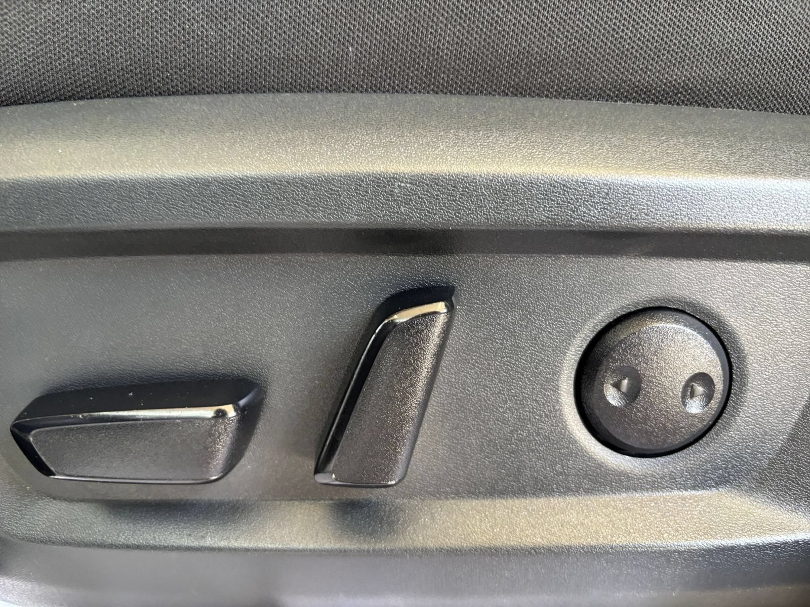 Used 2025 Nissan Rogue SV FWD image 22