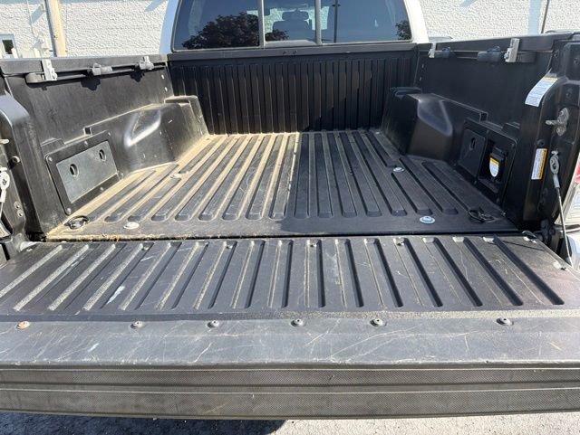 Used 2016 Toyota Tacoma Limited w/ Towing Package AWD/4WD image 8